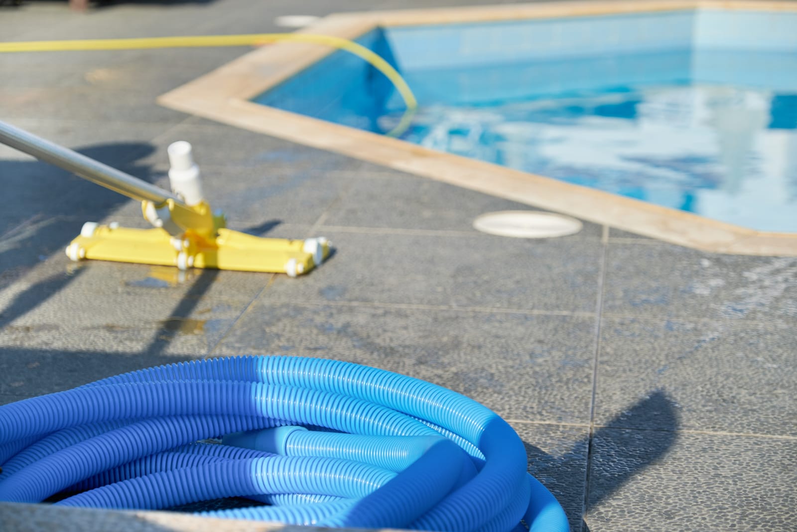 Tips for Using Pool Cleaning Tools